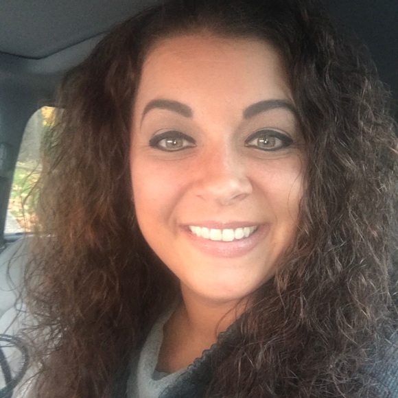 Meet your Posher, Lisa - Picture 1 of 1